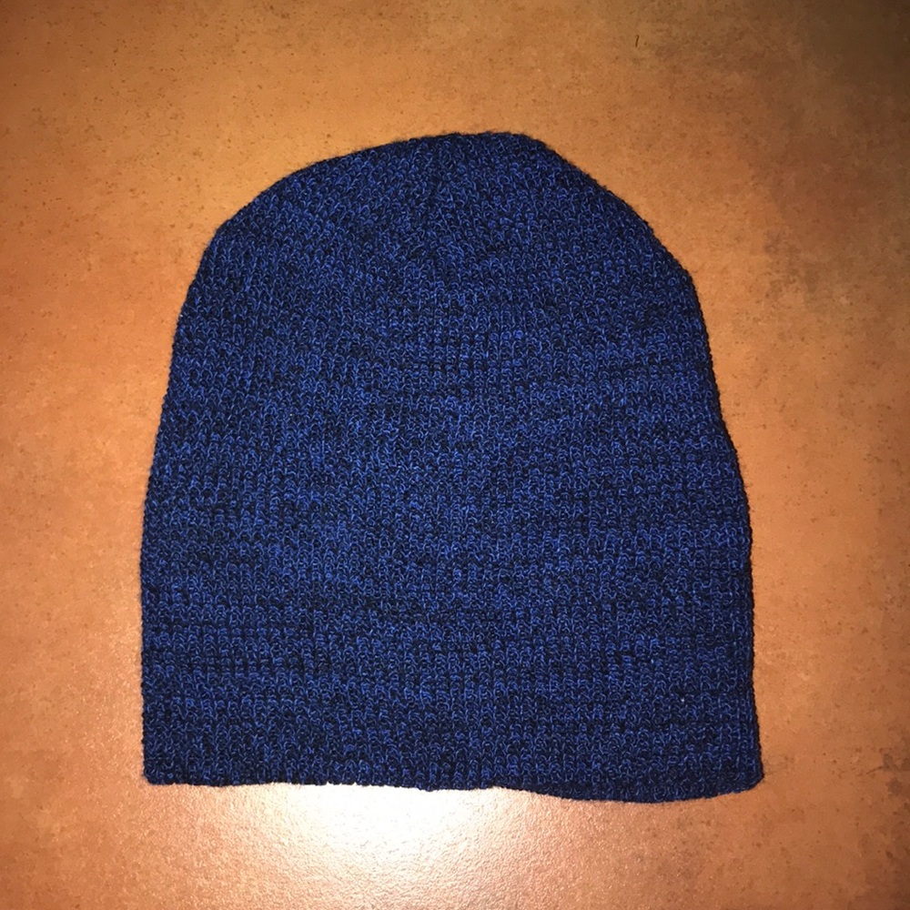 Blue with black beanie 🖤💙